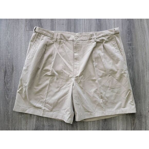 Haggar EZ's Shorts 44W Khaki, Classic fit, Pleat, Expandable Waist - Picture 4 of 4